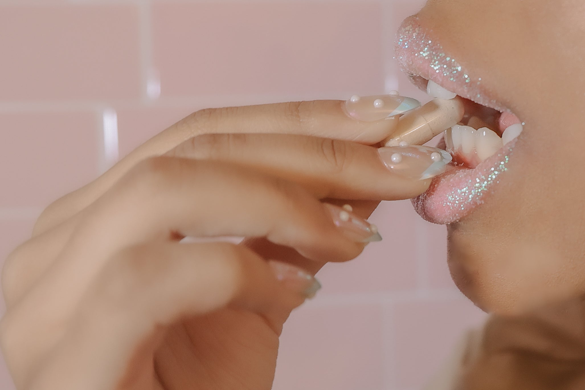 SLIPPERY BOX- FLOWER DRIPPING MOISTURE CAPSULES